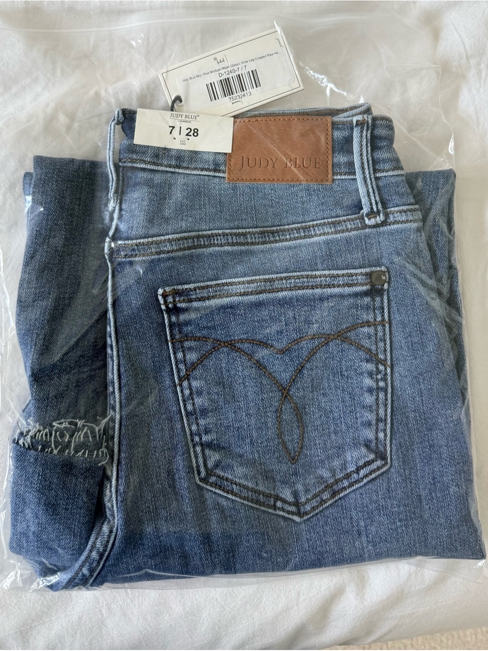Judy Blue Light-Mid Wash High-Rise Pocket Jeans - Blue